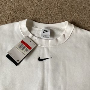 OVERSIZED Nike NWT White crew neck sweatshirt